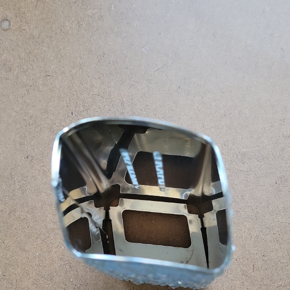 Bath & Body Works Shimmering Silver Holder - Picture 2 of 4